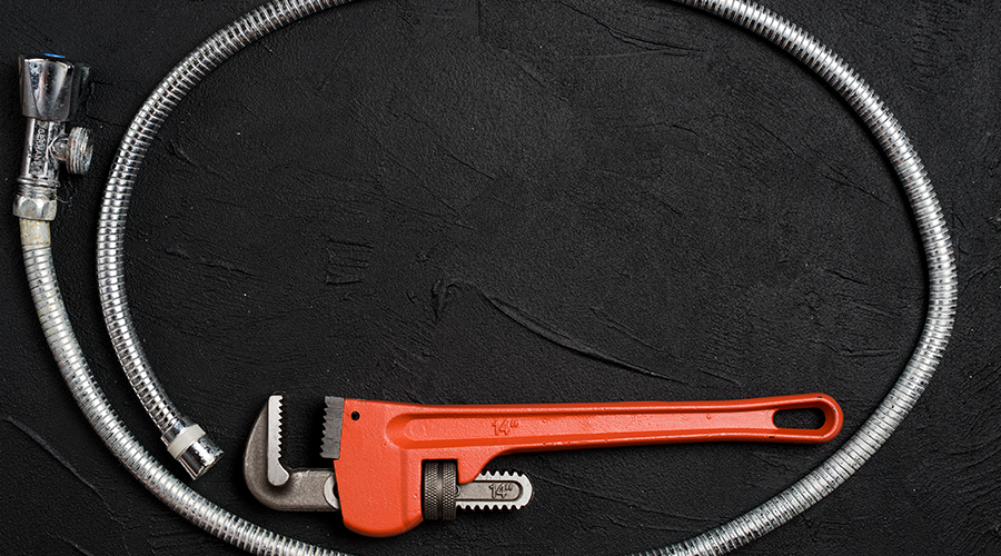 DIY vs. Hiring a Plumber